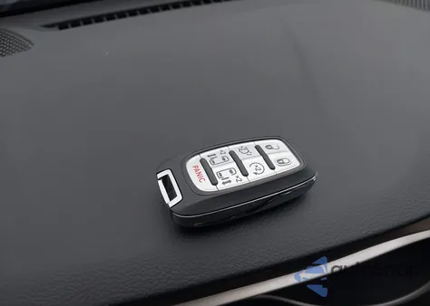 2023 Chrysler Voyager Lx из США, поврежденный, VIN 2C4RC1CG8PR564976